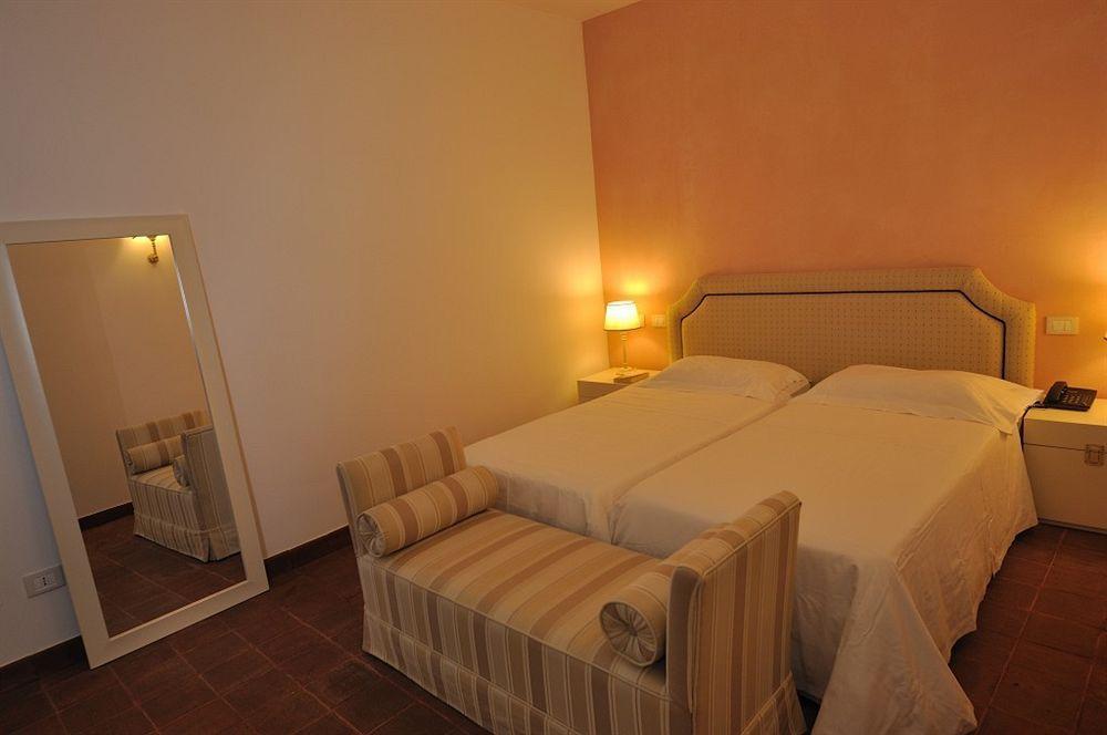Villa Bonocore Maletto Hotel & Spa Cardillo Стая снимка