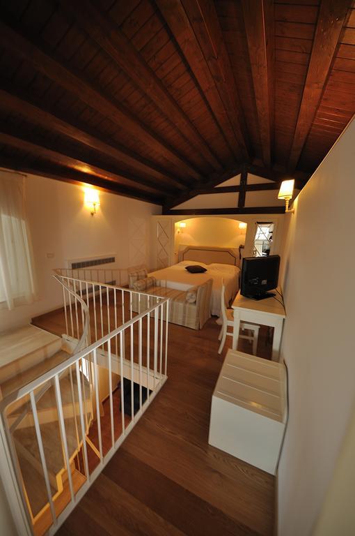 Villa Bonocore Maletto Hotel & Spa Cardillo Стая снимка
